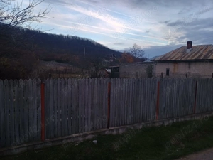 Vând teren intravilan suprafața 1000 mp