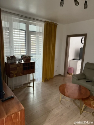 De vanzare apartament 3 camere