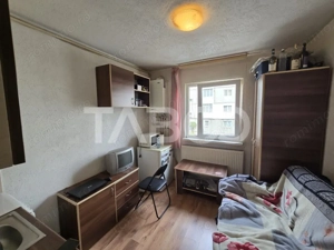 Garsoniera decomandata etaj intermediar 1 zona Vasile Aaron