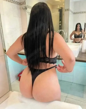 Brunetă nouă hottt!!!!