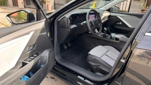 Opel Astra 1.2 benzina, 131 CP, 9816 km Business Comfort - imagine 6