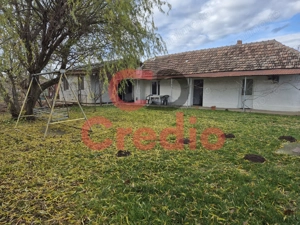 1200mp teren, casa cu 2 corpuri-asfalt, utilitati, locatie buna - imagine 2