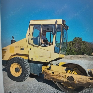 DE VANZARE  cilindru compactor BOMAG 117 BWD3