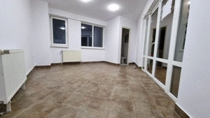 Birou CENTRAL de vanzare, cu grup sanitar