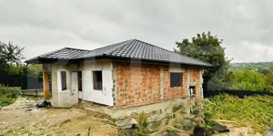 Casa plan parter 4 camere și beci in  Barnova