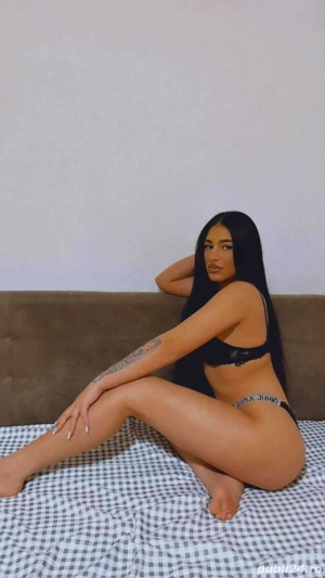 Buna sunt alina fac doar deplasari la tine sau la hotel