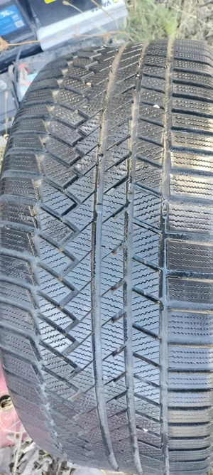 Vand 2 anvelope de iarna Continental 285 40 R22 + bonus 2 anvelope de vara Hankook 285/35 R22