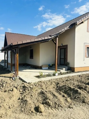 Casa individuala 4 camere, 120mp utili, 405mp teren in Utvin 