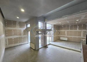 Spatiu comercial cu inaltime mare si curte proprie in Manastur