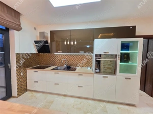 Casa 4 camere 3 bai terasa si teren 250 mp zona Octavian Goga Selimbar - imagine 17