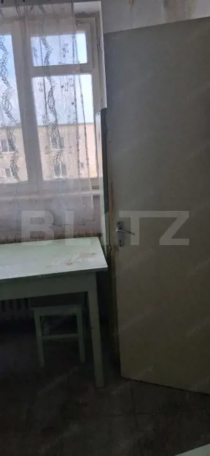 Vanzare urgenta - Apartament cu 4 camere, 76 mp, zona Centrala -Brasov - 118.000 - imagine 8