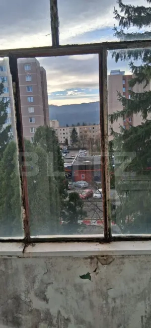 Vanzare urgenta - Apartament cu 4 camere, 76 mp, zona Centrala -Brasov - 118.000 - imagine 6