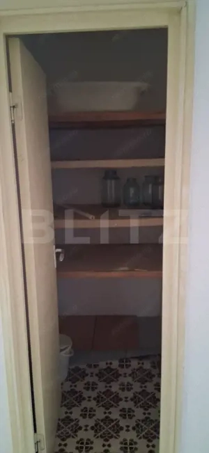 Vanzare urgenta - Apartament cu 4 camere, 76 mp, zona Centrala -Brasov - 118.000 - imagine 2