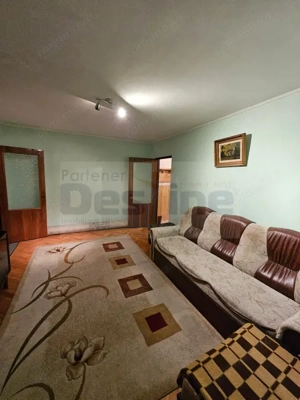 Apartament 3 camere Semidecomandat - Baza 3 - Etaj intermediar
