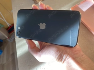 Vând iPhone SE 2020
