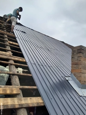 executam lucrări acoperisuri 