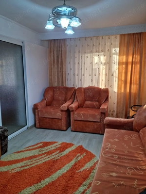  Apartament de închiriat 