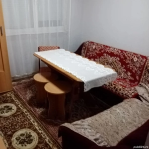 Vând apartament cu doua camere. 