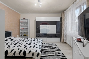 Casă spațioasă cu 4 camere și spațiu comercial în Bujac - imagine 5