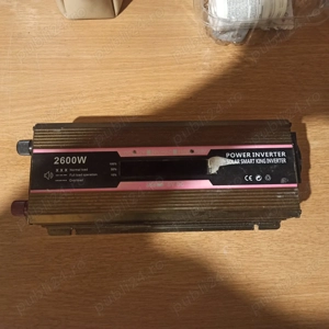 Invertor 2600 w varf si 1300 continuu . Unda modificata