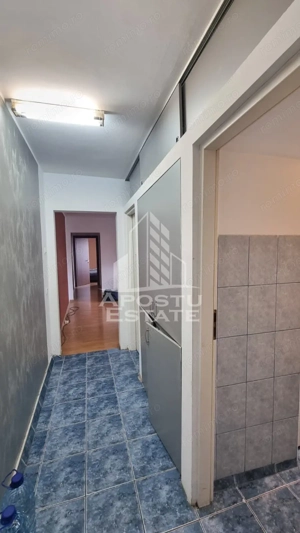 Apartament cu 3 camere, etaj intermediar, zona Dacia - imagine 2