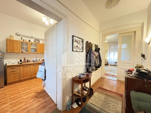 Apartament 2 camere, etaj intermediar, cu garaj in cladire reabilitata - imagine 5