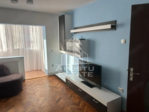 Apartament 3 camere, centrala proprie, zona Dambovita.