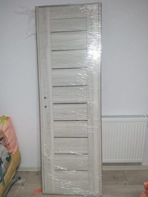 ușă de interior model deosebit.