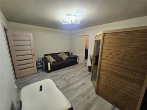 Resita, 2 Cam. Cf. 1, Renovat, Parter, Micro 1 - imagine 11