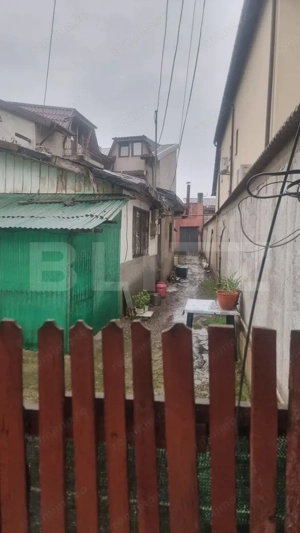 Casa demolabila+Teren 137 mp  ,  zona Semicentrala