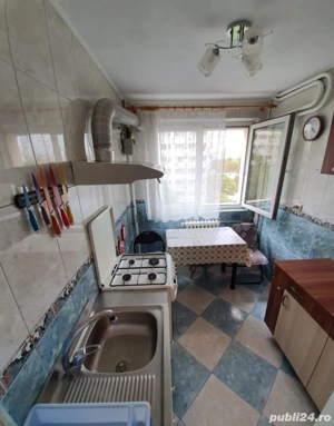 Închiriez apartament 3 camere Dristor 1 - imagine 7