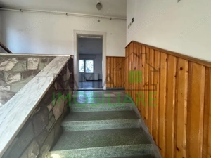 Casa cu 2 apartamente si teren generos-zona centrala, potential excelent!