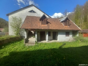 Casa Moneasa langa tabără 