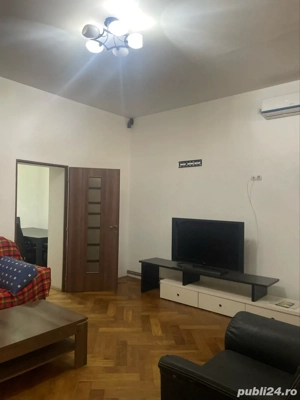 Vand apartament , 3 camere  , etaj 1, ultracentral - imagine 2