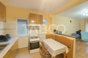Apartament decomandat de vanzare 3 camere balcon parcare si curte - imagine 6