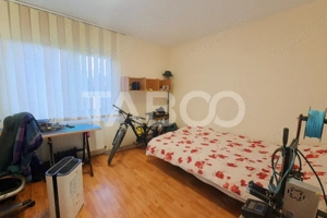 Apartament decomandat de vanzare 3 camere balcon parcare si curte - imagine 9