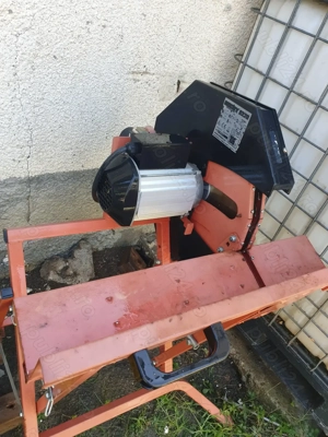 Circular lemn Hecht motor 2200w 220v