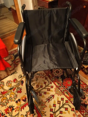 Vând pat spital electric si scaun cu rotile 