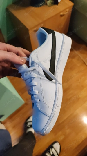 Încălțăminte, adidași 