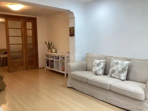 Vila individuala, Curte proprie, Parcare, Centrala Proprie, Pet Friendly, 10 min Metrou - imagine 5