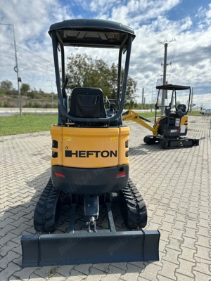 Vand Miniexcavator 1.8 Tone - imagine 2