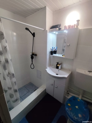 Vand Garsonieră la Parter zona Crang