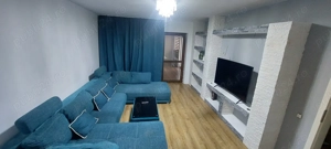 Inchiriez apartament cu 3 camere si curte