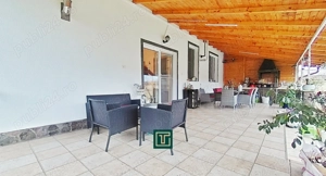 Casă impresionantă cu 15 camere, teren generos, piscină și două corpuri de clădire   Fântânele, Arad - imagine 5