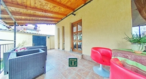 Casă impresionantă cu 15 camere, teren generos, piscină și două corpuri de clădire   Fântânele, Arad - imagine 4