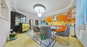 Casă impresionantă cu 15 camere, teren generos, piscină și două corpuri de clădire   Fântânele, Arad - imagine 9