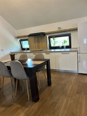 De închiriat apartament la casă  - imagine 5