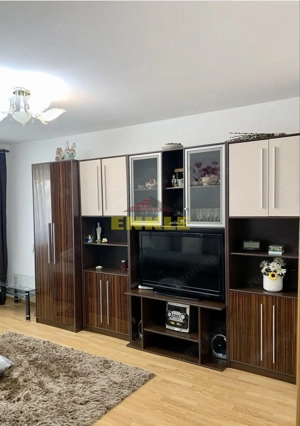 VÂNZARE APARTAMENT 2 CAMERE + MANSARDĂ - imagine 2
