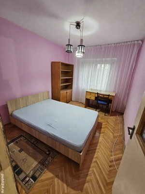 Apartament cu 3 camere decomandat de inchiriat.