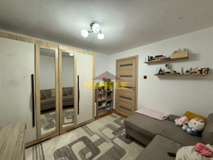 De vanzare apartament + teren generos în apropiere - imagine 4